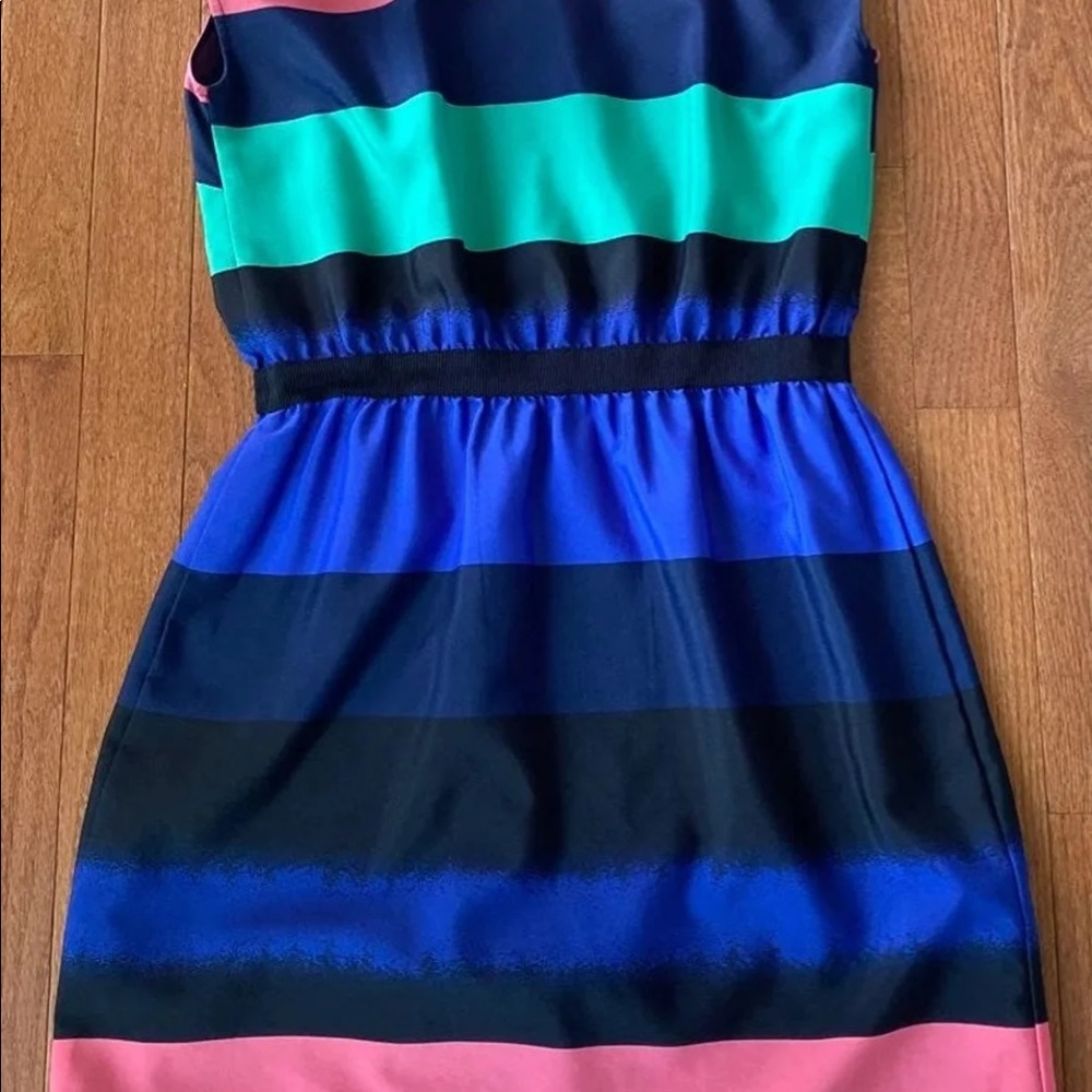 Loft Dress - Picture 5 of 5